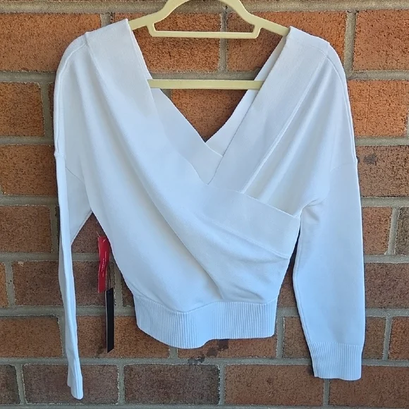 Carbon38 Crossover Sweater - Picture 6 of 9